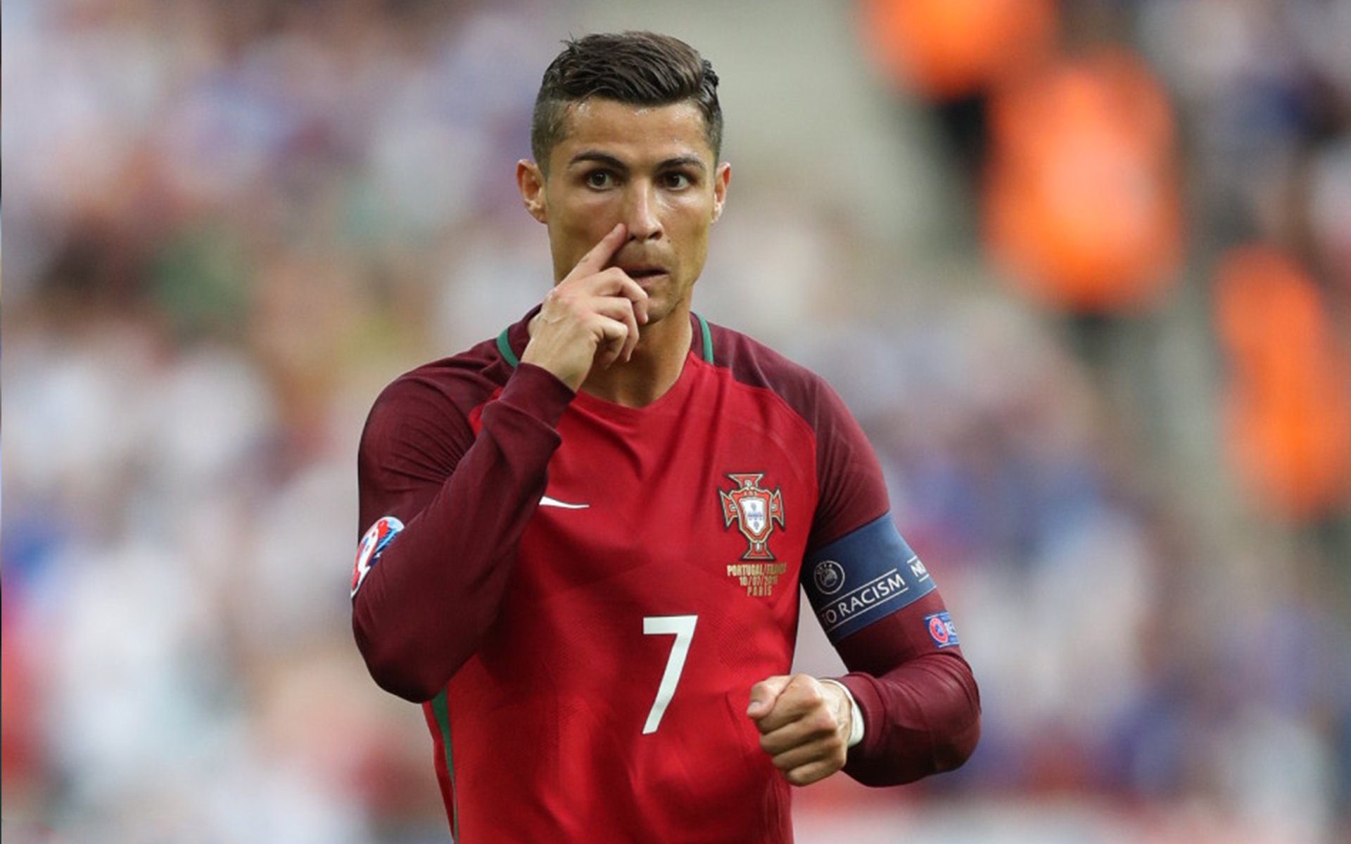 “德国足球火药味十足，争冠局势日益激烈”，德国足球强大