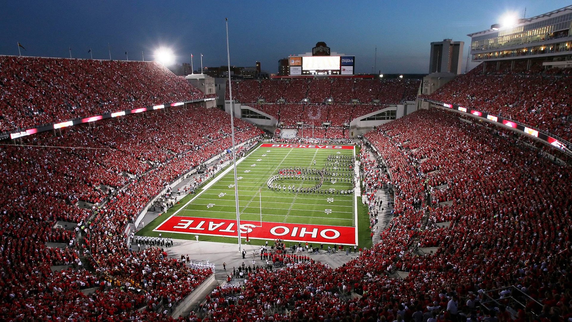 “德甲争冠形势逐渐明朗，强队全力冲刺”，德甲 集锦